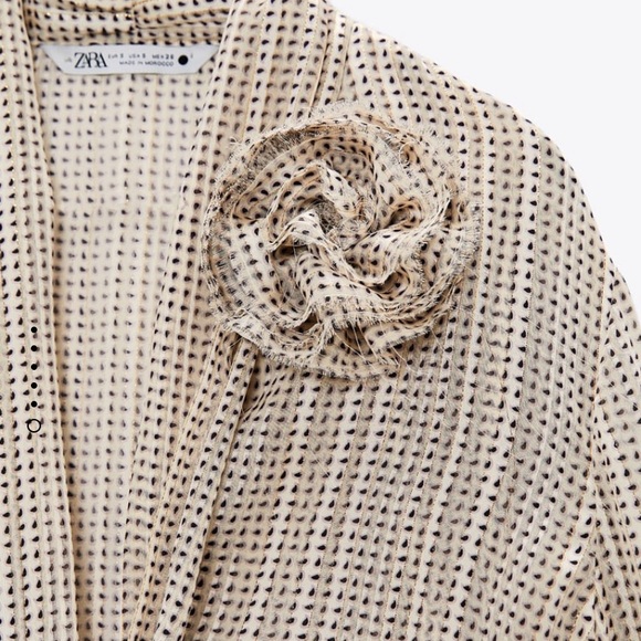 GORGEOUS ZARA NWT Flower Blouse - Picture 8 of 10